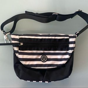 Lululemon festival bag